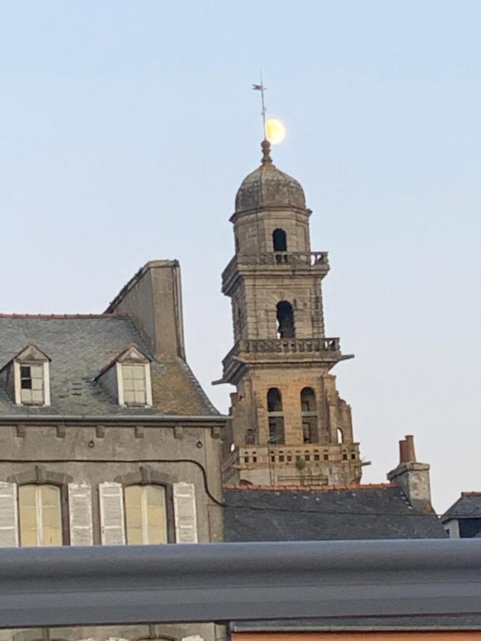 Apartamento Une Nuit Sur Le Pont 1 Landerneau Exterior foto